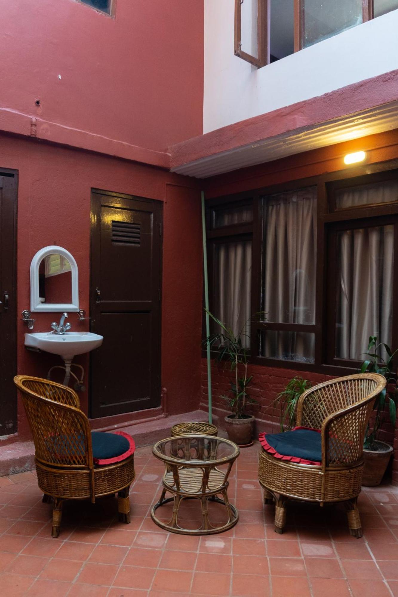 Tulaja Boutique Hotel Bhatgoan Exterior photo