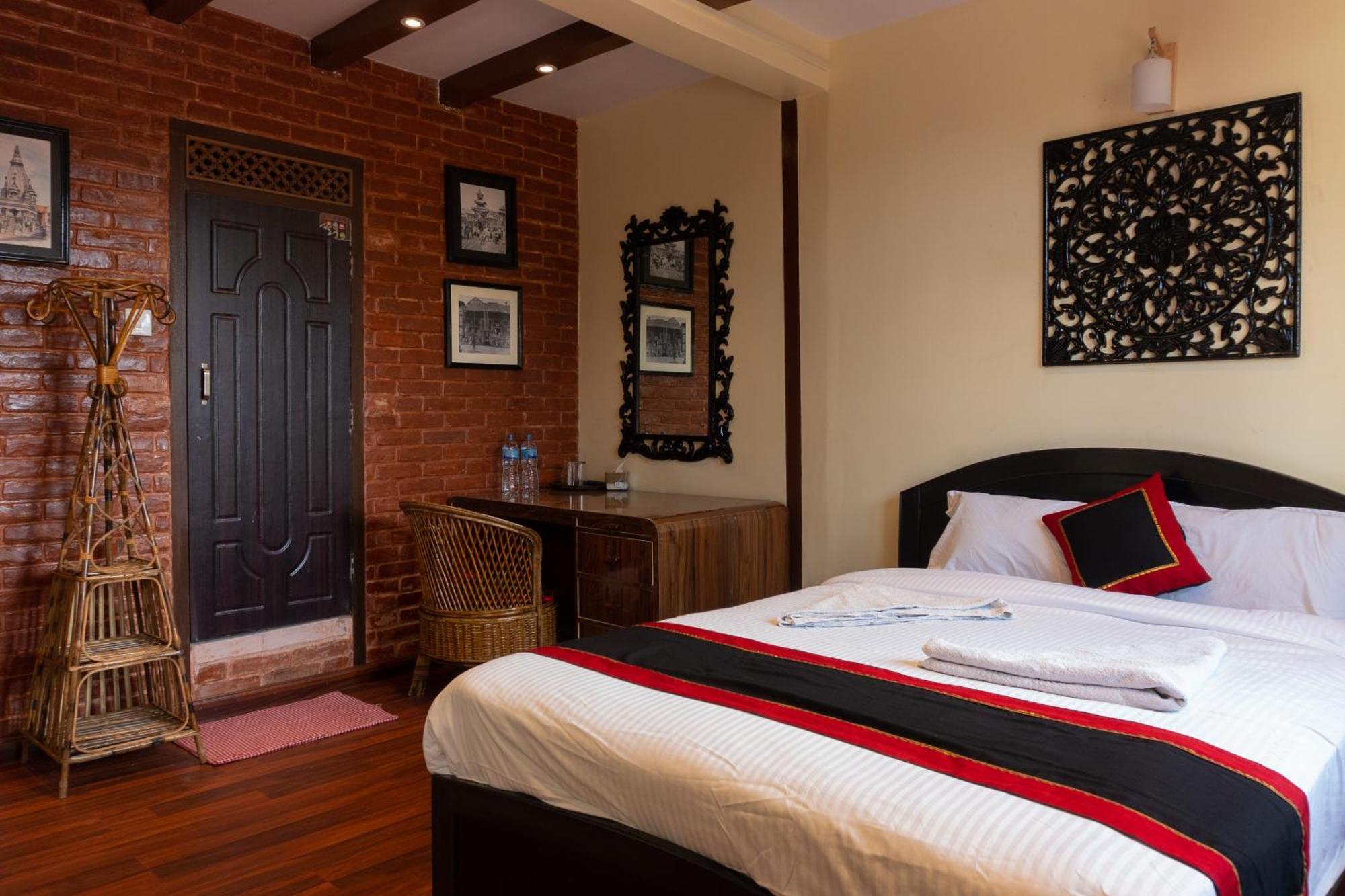 Tulaja Boutique Hotel Bhatgoan Exterior photo