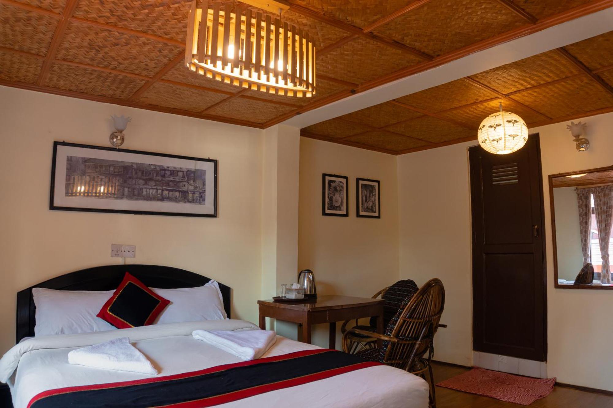 Tulaja Boutique Hotel Bhatgoan Exterior photo