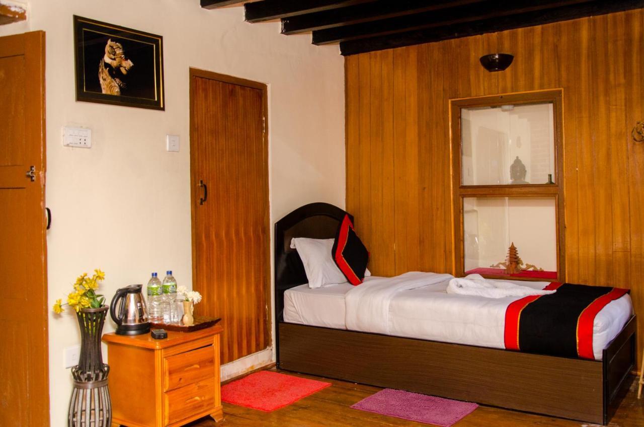 Tulaja Boutique Hotel Bhatgoan Exterior photo